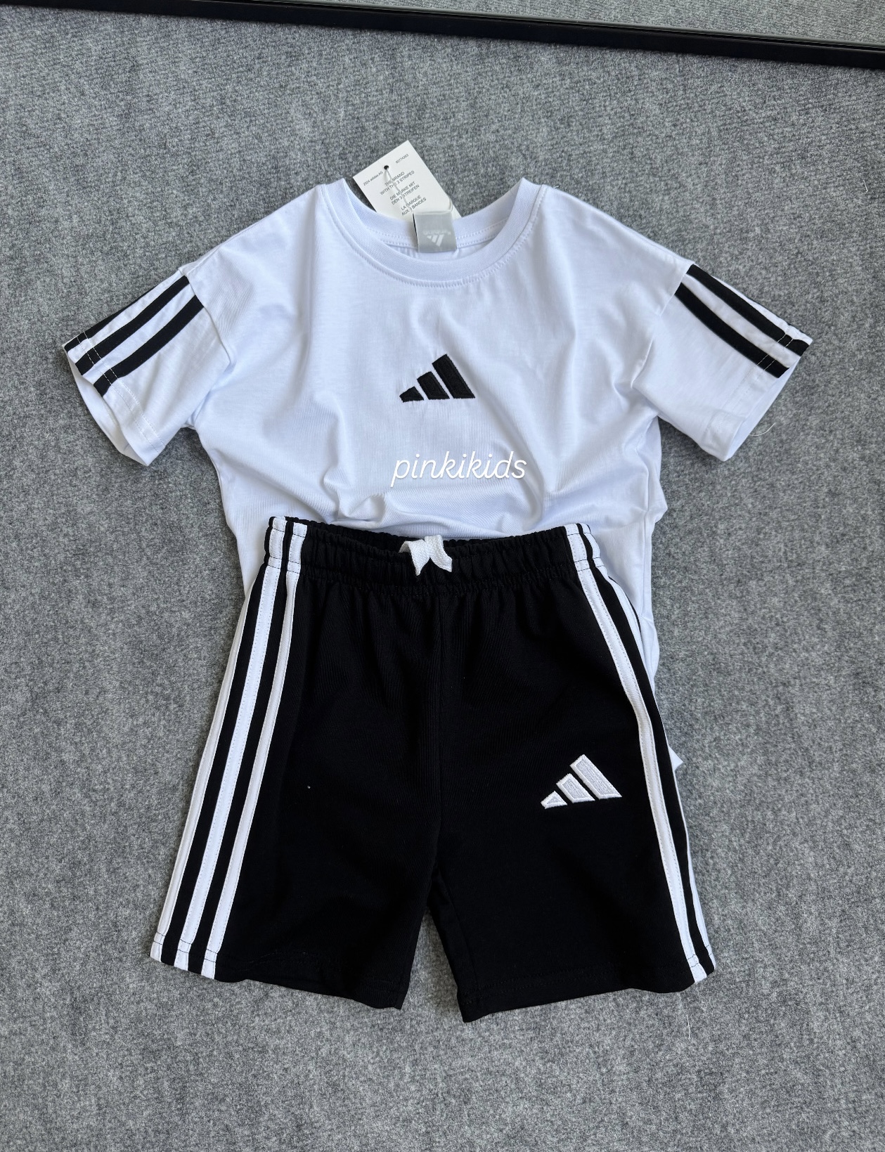 Siyah Şortlu Adidas Takım
